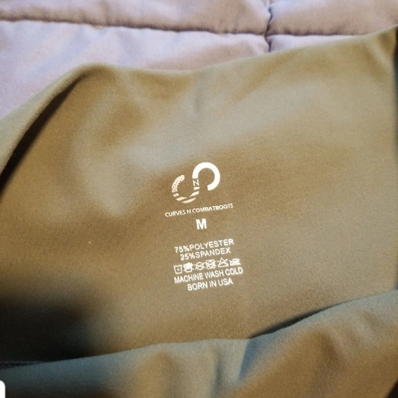 Curves n Combat Boots - Picture 2 of 3